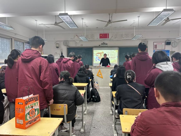 战鼓催征 青春启航 (7)